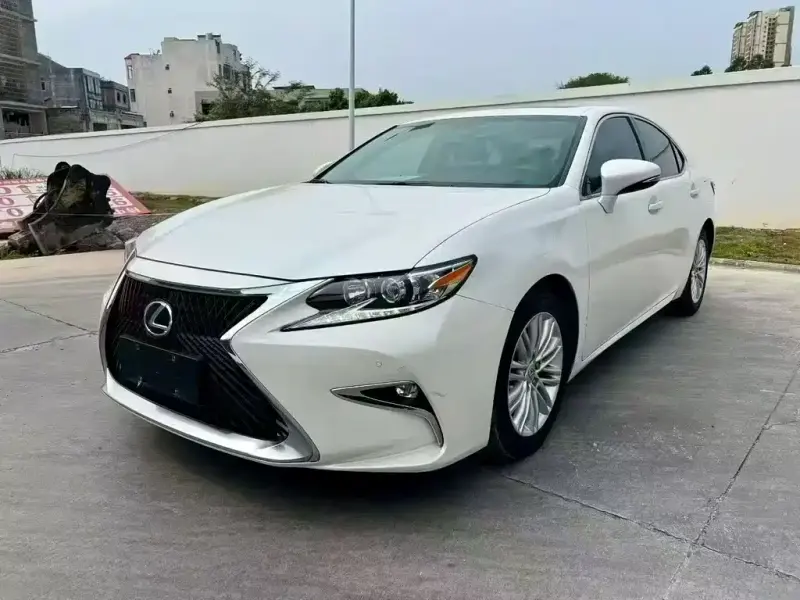 Lexus ES, 2018 — фото 1