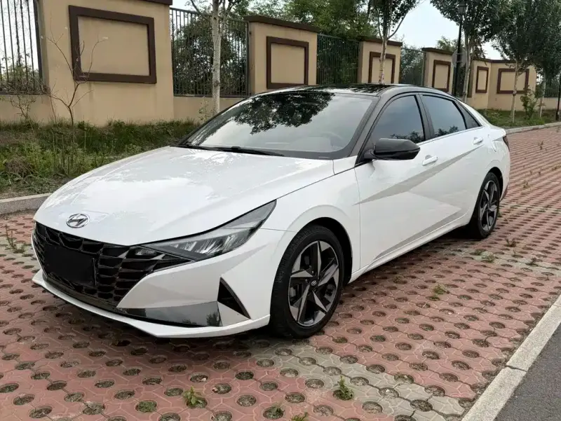 Hyundai Elantra, 2022