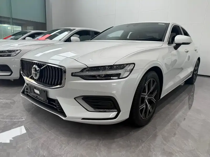 Volvo S60, 2023