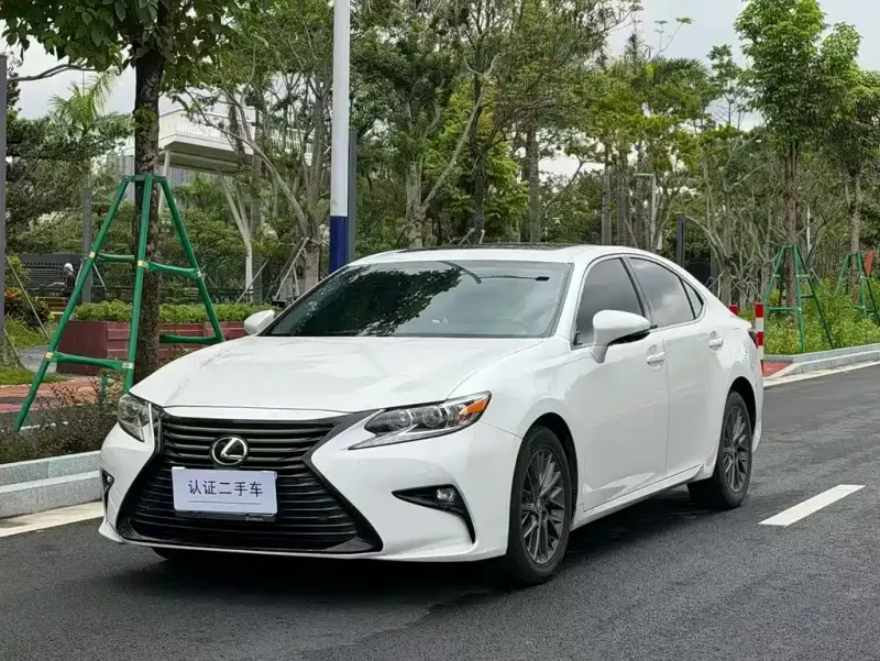 Lexus ES, 2018 — фото 1