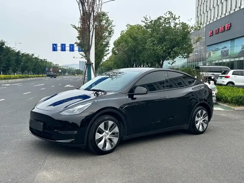 Tesla Model Y, 2022