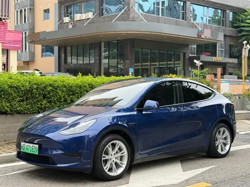 Tesla Model Y, 2023
