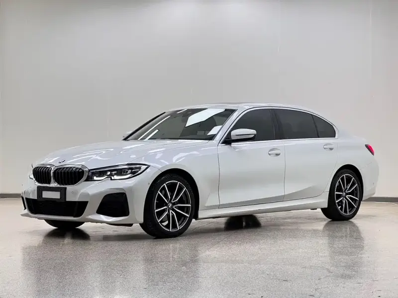 BMW 3 Series, 2022