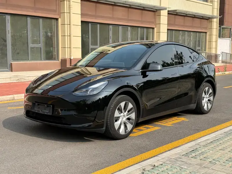 Tesla Model Y, 2023