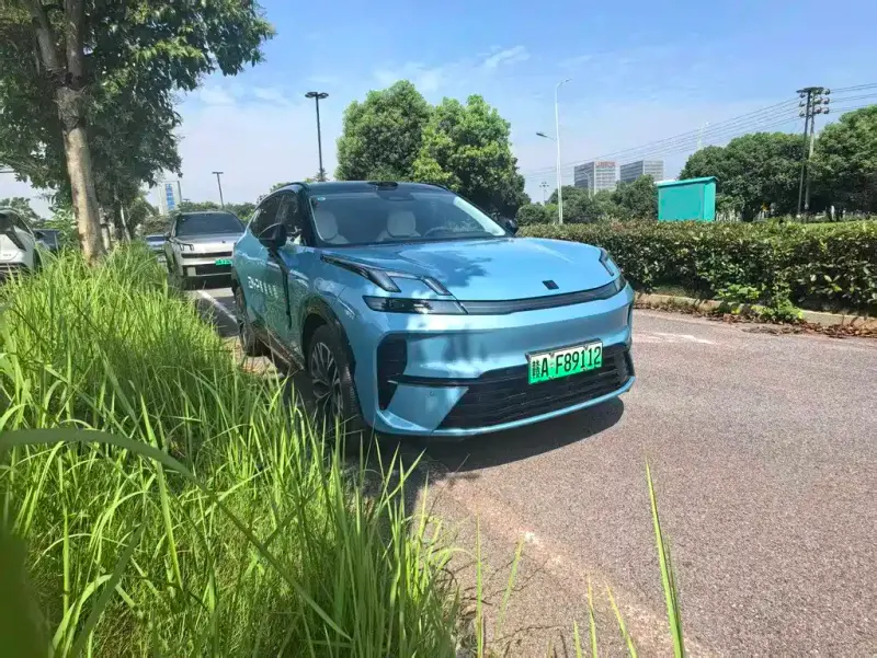 Lynk & Co 08 EM-P, 2025