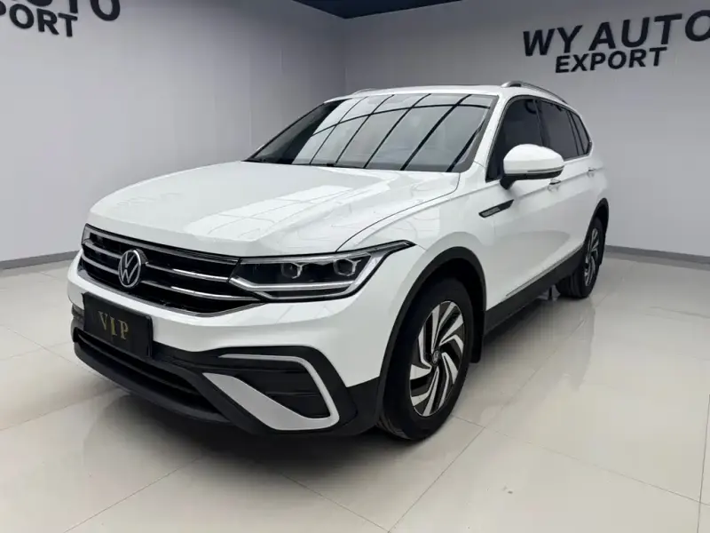 Volkswagen Tiguan L, 2022 — фото 1