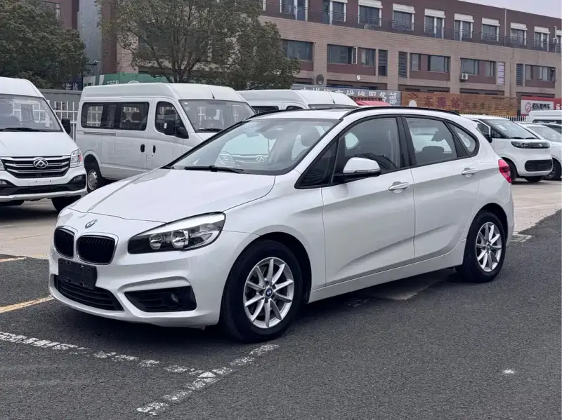 BMW 2 Series Active Tourer, 2017 — фото 1