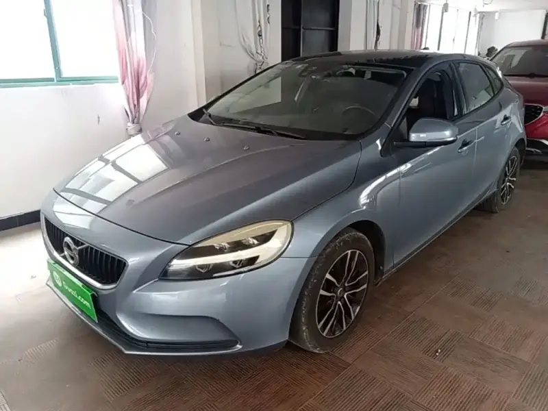 Volvo V40, 2016