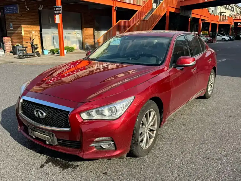 Infiniti Q50L, 2015