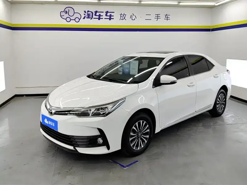 Toyota Corolla, 2018 — фото 1