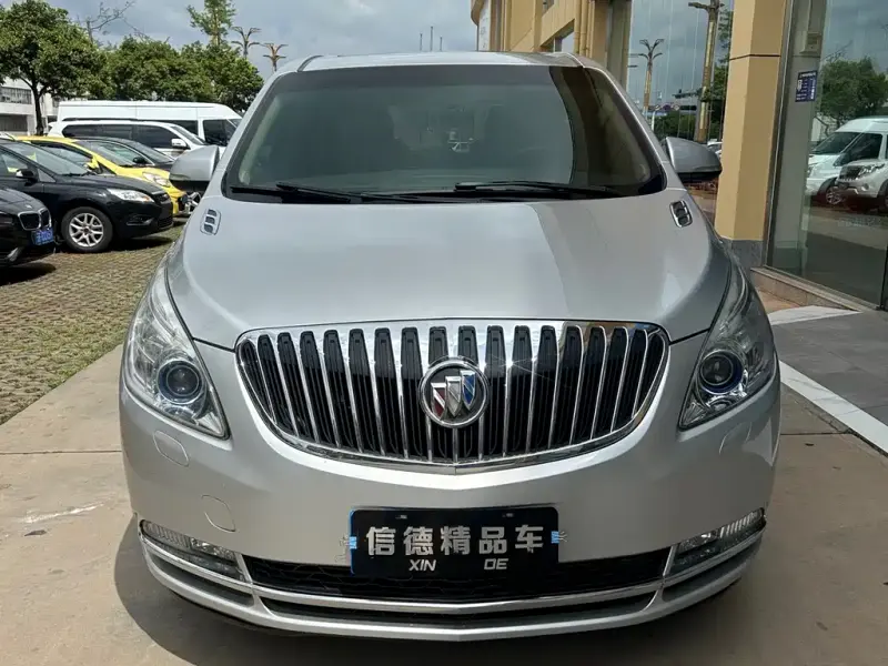 Buick GL8, 2012