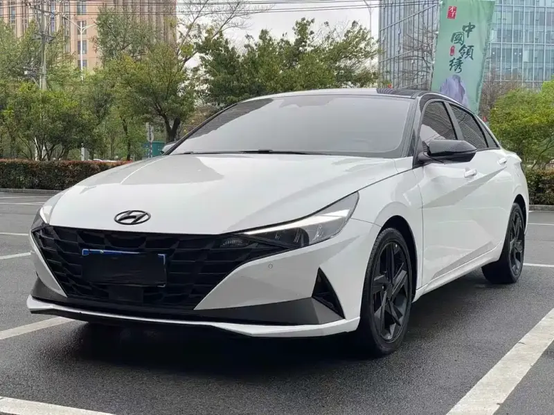 Hyundai Elantra, 2022