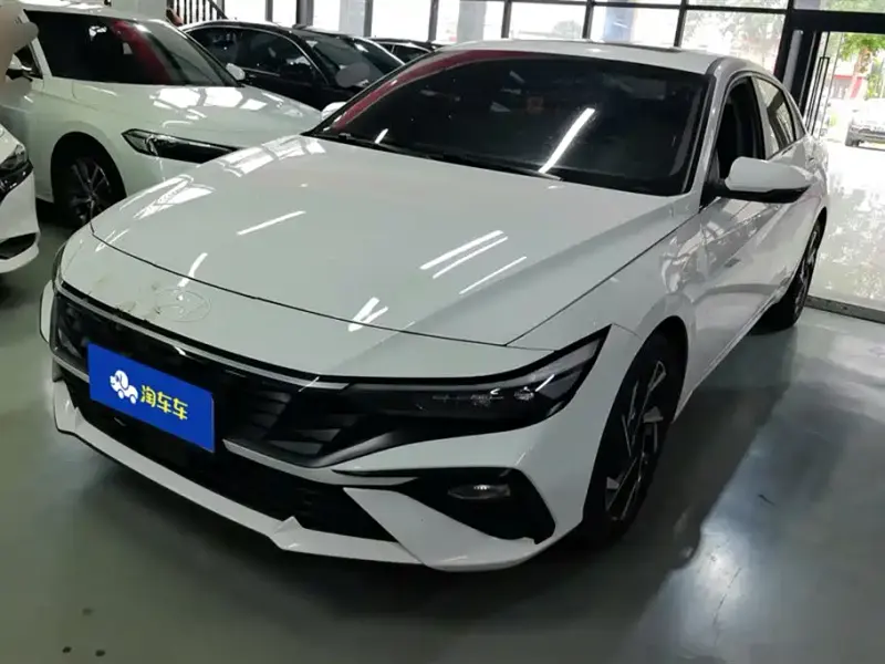 Hyundai Elantra, 2024