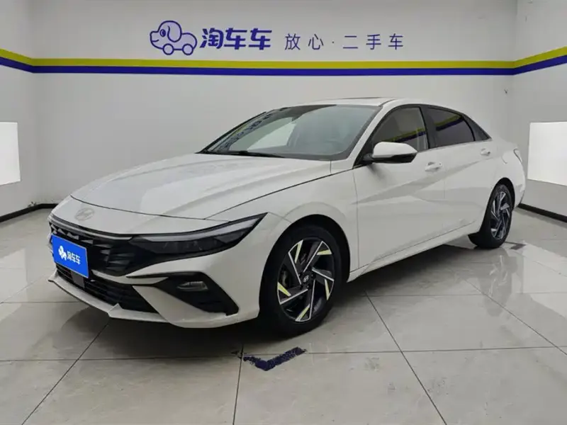 Hyundai Elantra, 2024