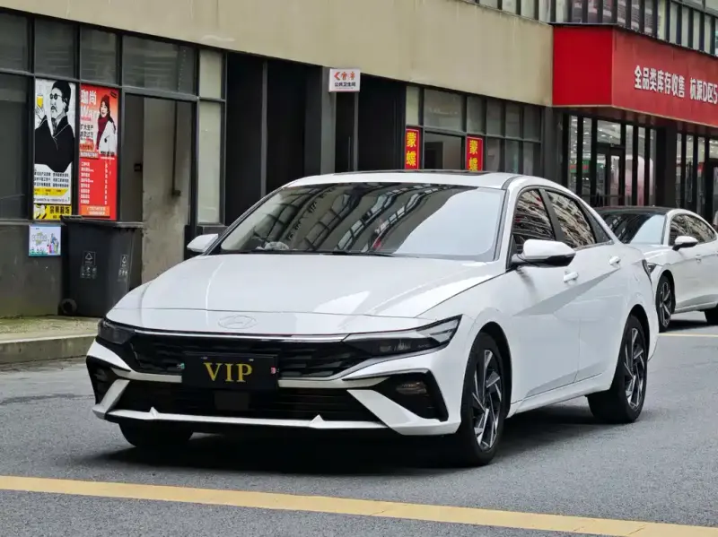 Hyundai Elantra, 2025