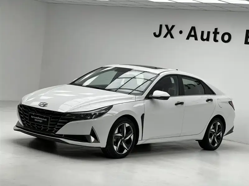 Hyundai Elantra, 2022