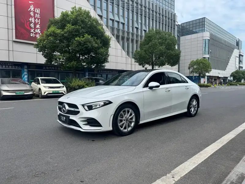 Mercedes-Benz A-Class, 2020 — фото 1