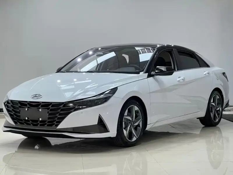 Hyundai Elantra, 2022