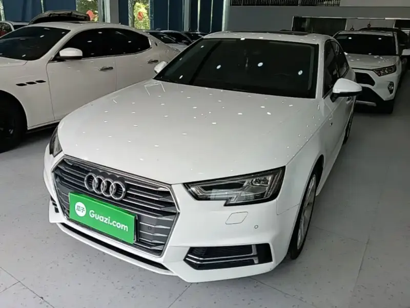 Audi A4L, 2018 — фото 1