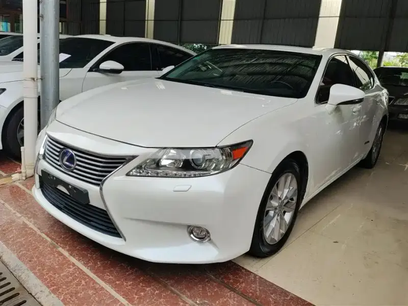 Lexus ES, 2015 — фото 1
