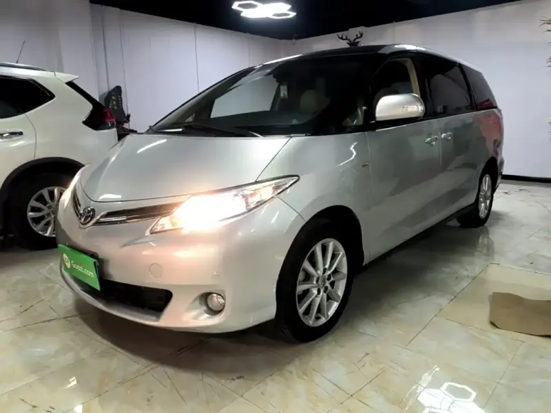 Toyota Previa, 2015 — фото 1