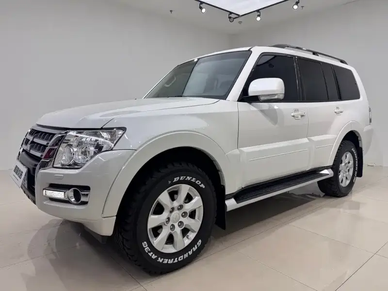 Mitsubishi Pajero (Import), 2018