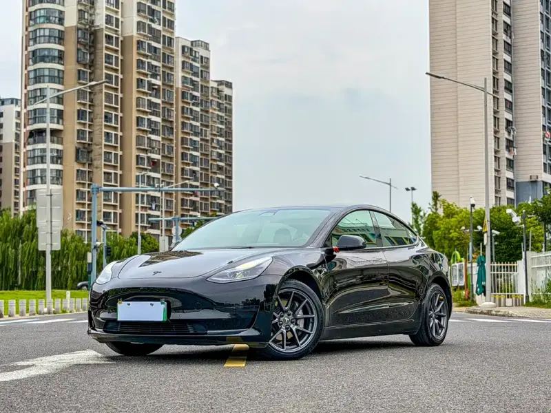 Tesla Model 3, 2022