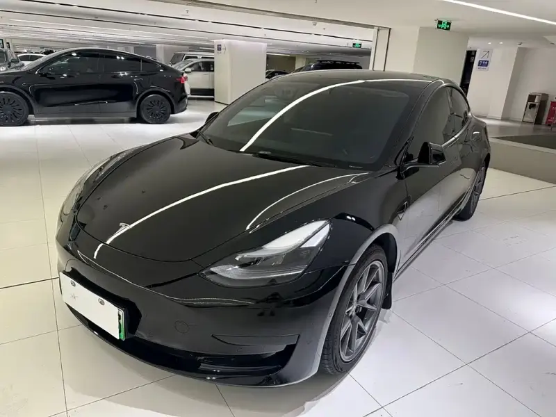 Tesla Model 3, 2022