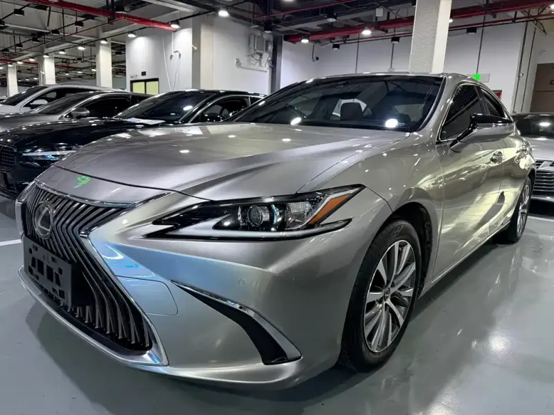 Lexus ES, 2019 — фото 1