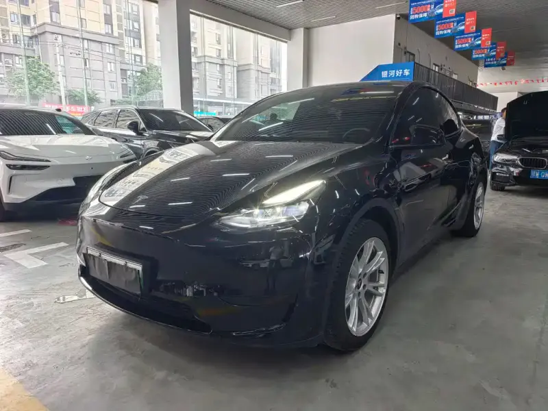 Tesla Model Y, 2023