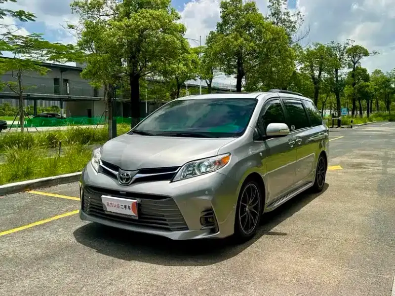 Toyota Sienna, 2018