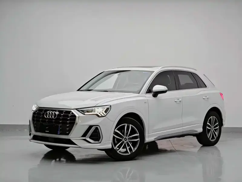 Audi Q3, 2022 — фото 1