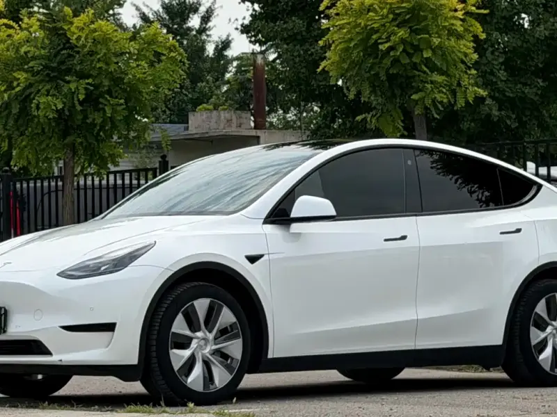 Tesla Model Y, 2022