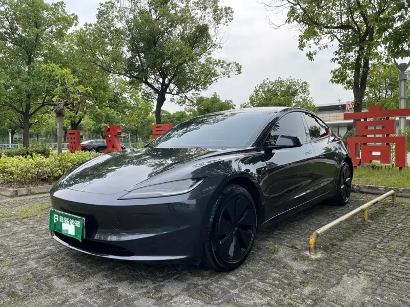 Tesla Model 3, 2024