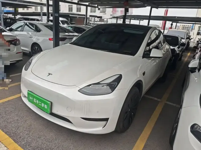 Tesla Model Y, 2023