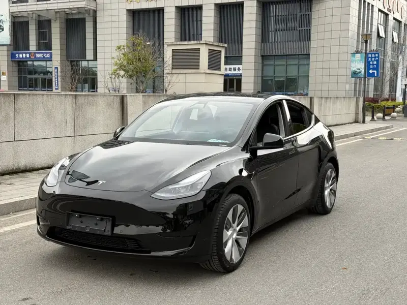 Tesla Model Y, 2023