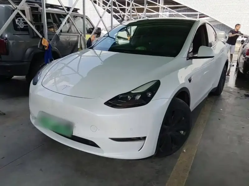Tesla Model Y, 2022