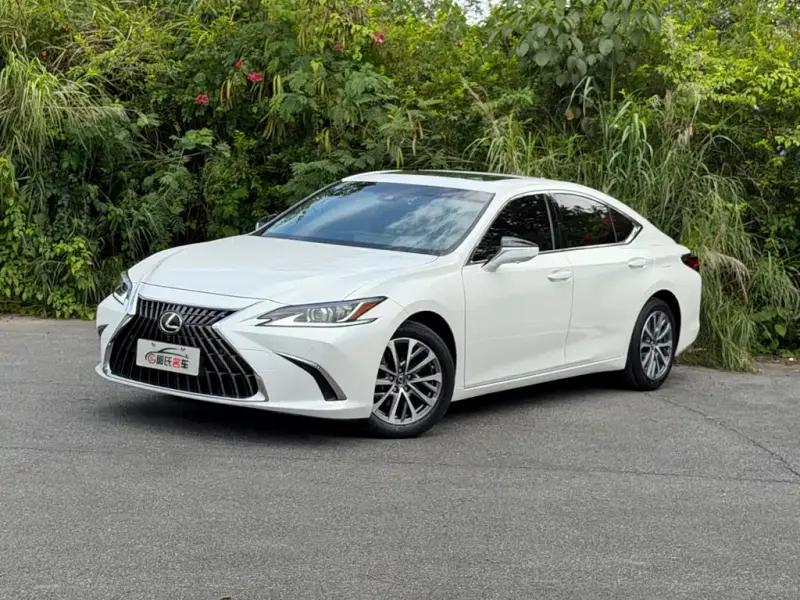 Lexus ES, 2023 — фото 1