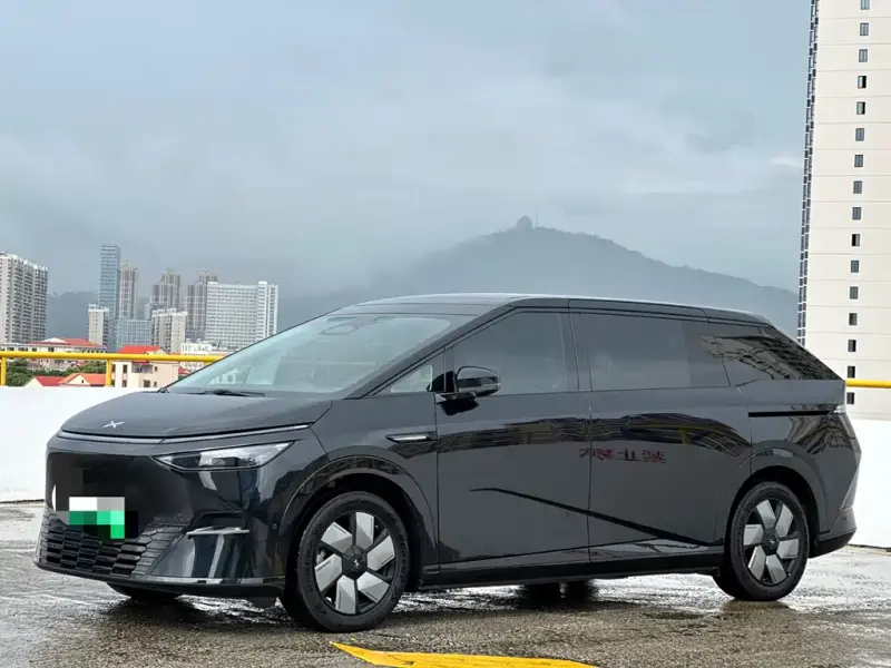 XPeng X9, 2024