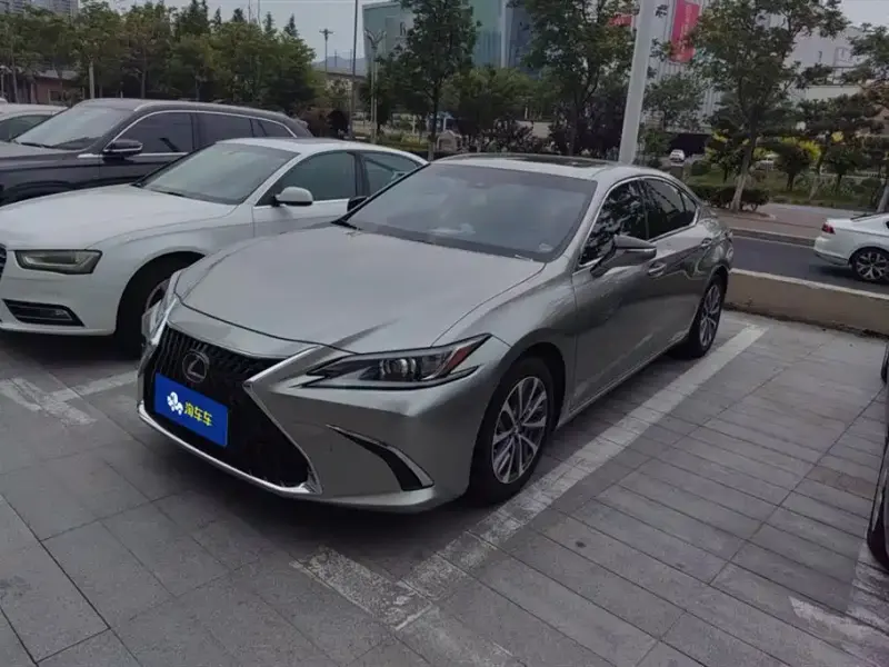 Lexus ES, 2023 — фото 1