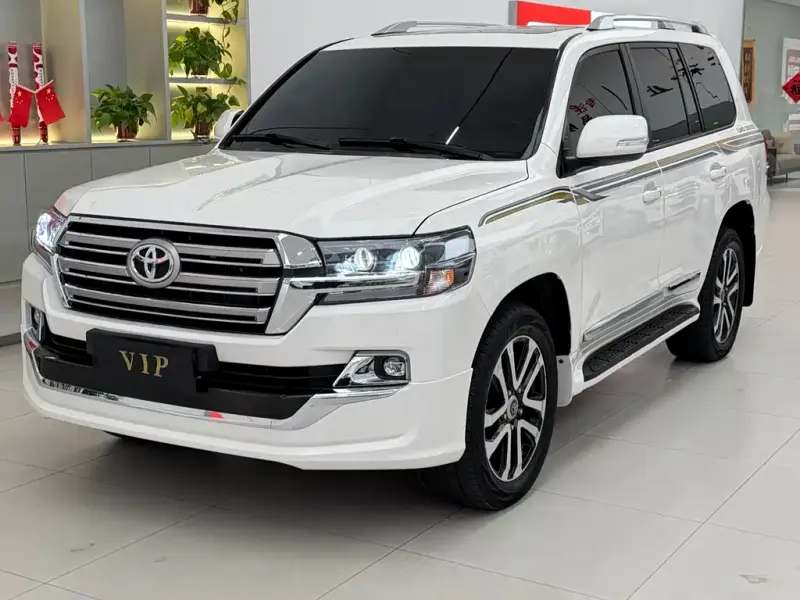Toyota Land Cruiser, 2013 — фото 1