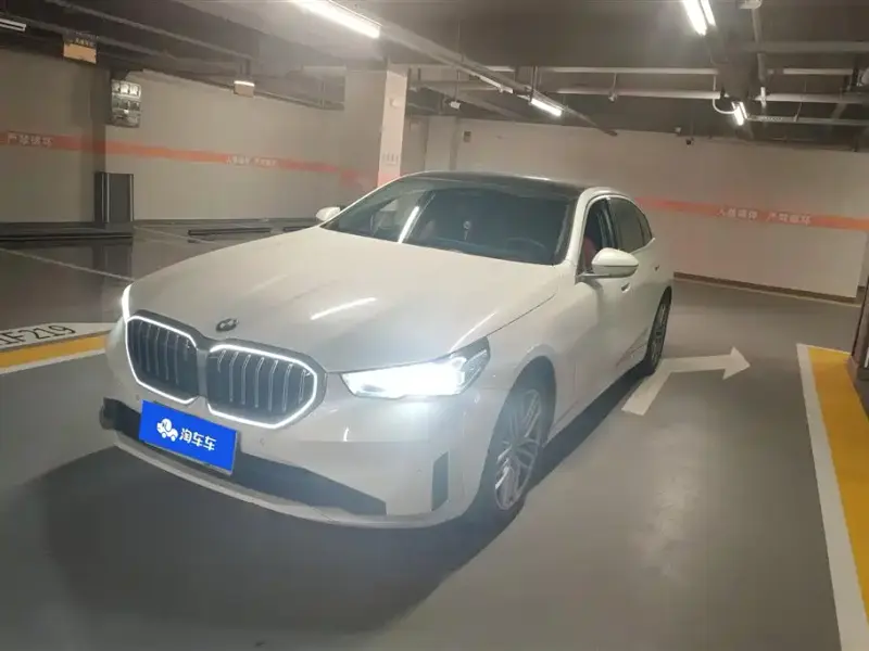BMW 5 Series, 2025