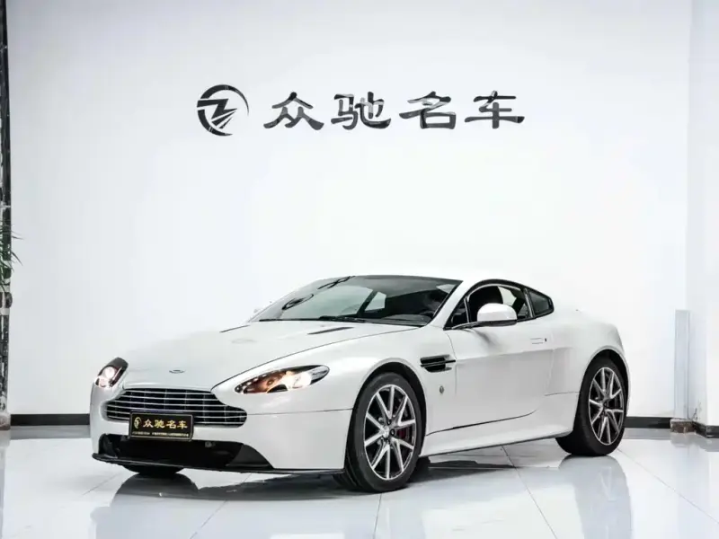 Aston Martin V8 Vantage, 2013