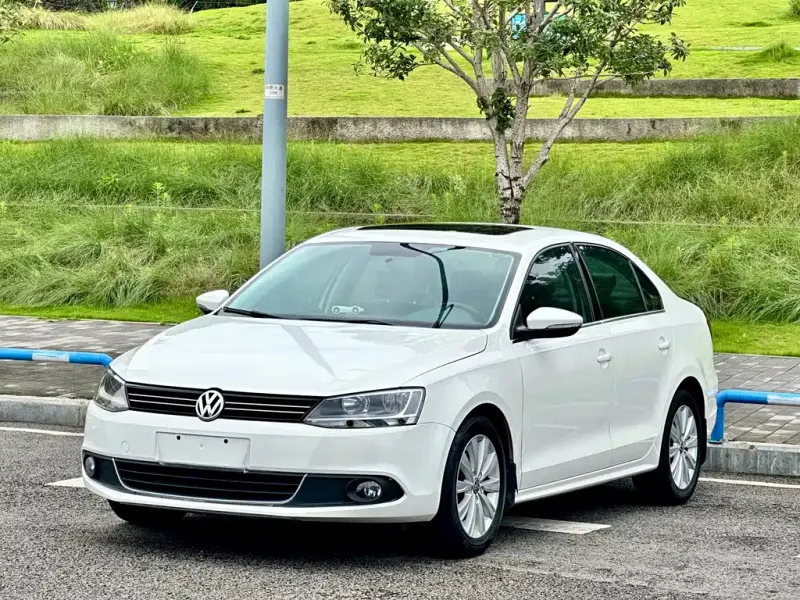 Volkswagen Sagitar, 2014