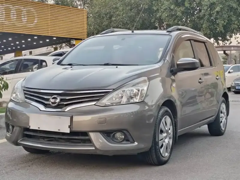 Nissan Livina, 2013 — фото 1