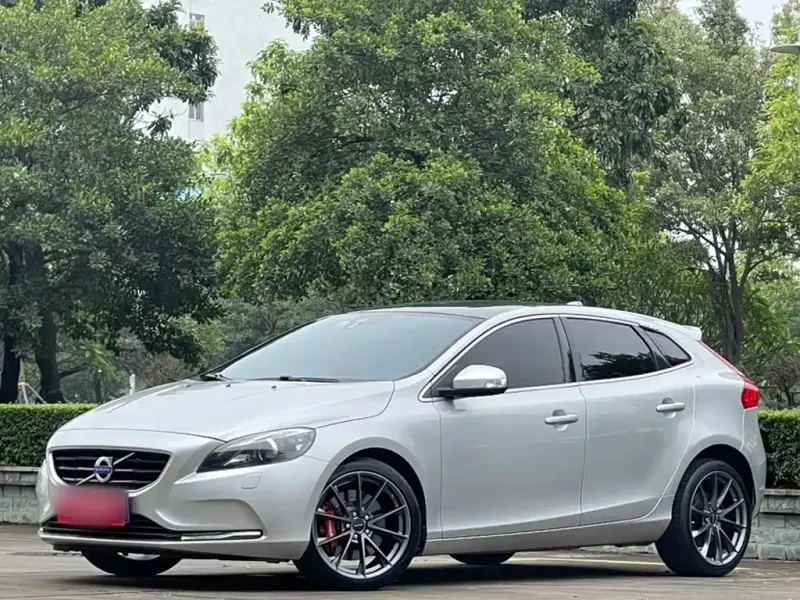 Volvo V40, 2016
