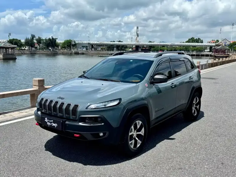 Jeep Cherokee (Import), 2015