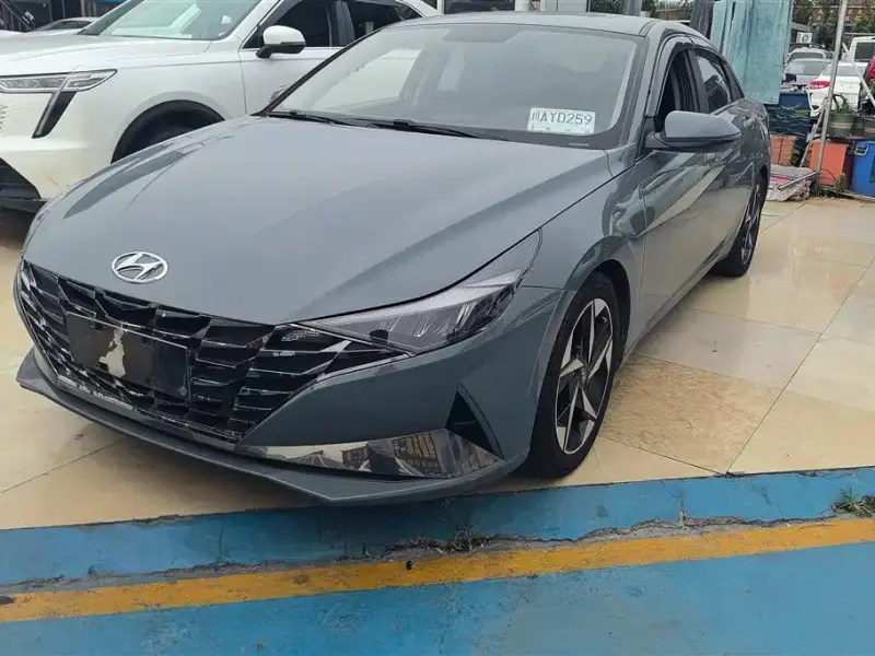 Hyundai Elantra, 2022
