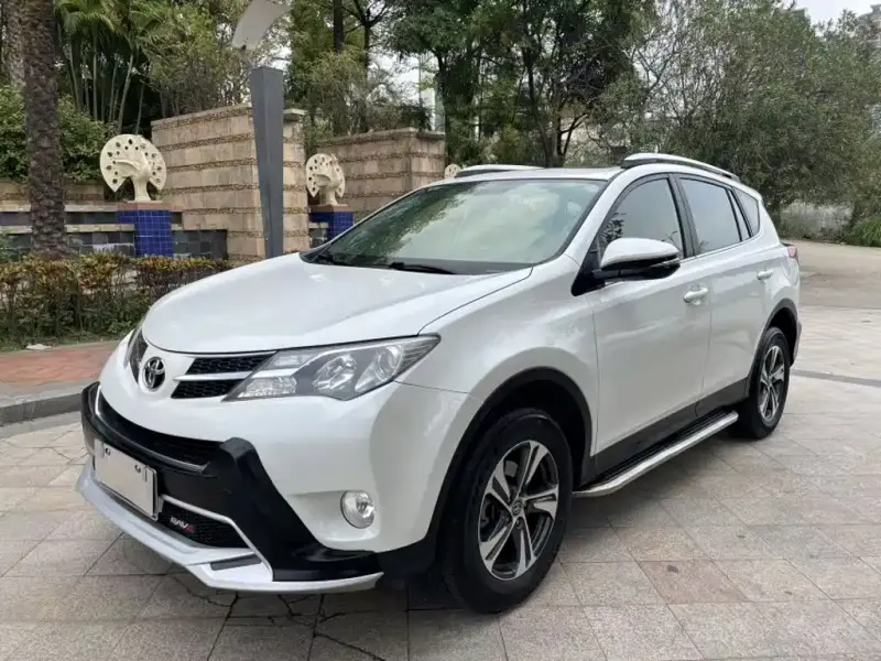 Toyota RAV4, 2015 — фото 1