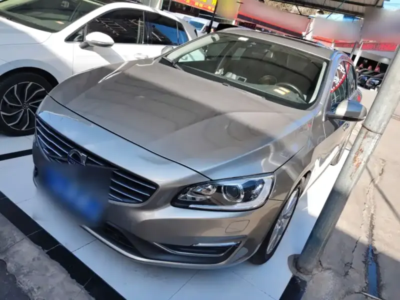 Volvo V60, 2015